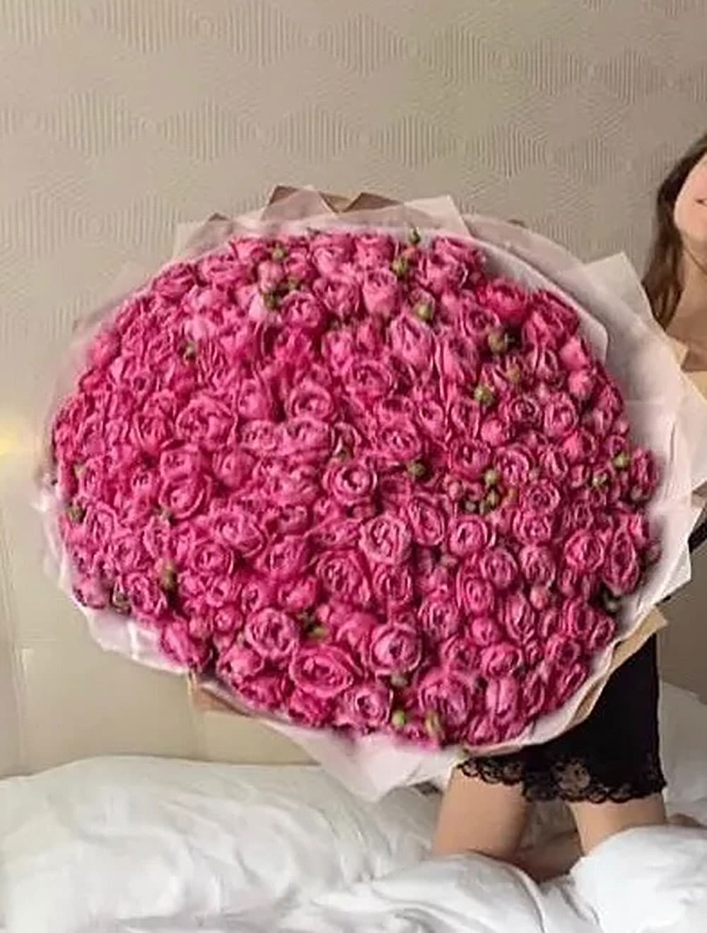 101 кустовая пионовидная роза