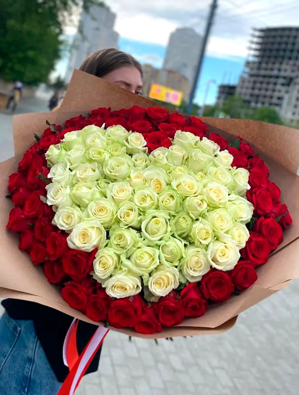 101 роза с сердцем