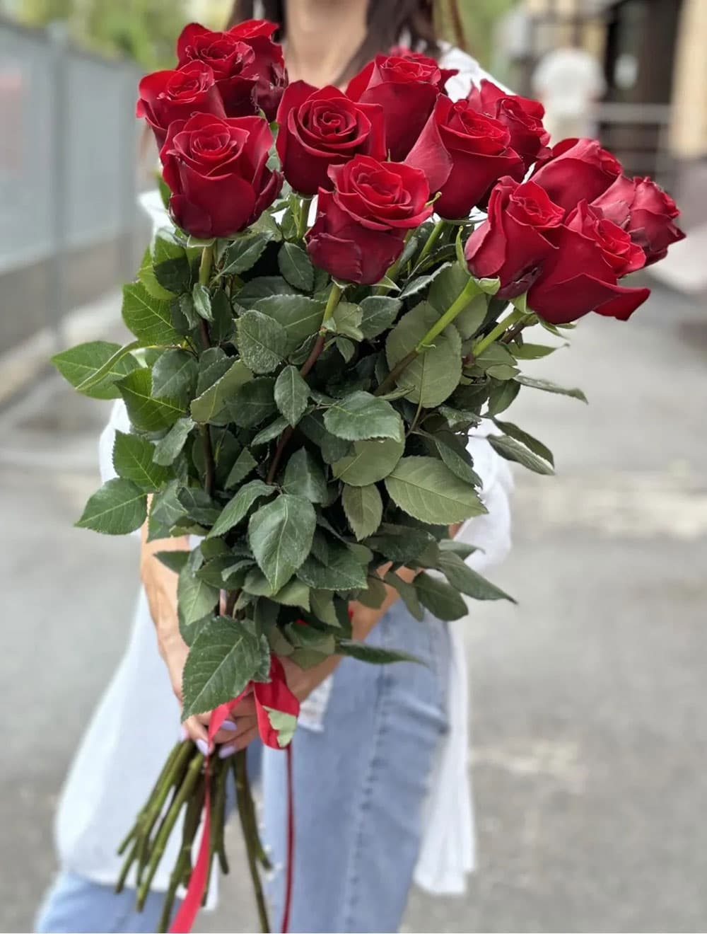 15 эквадорских роз 80 см (цвет на выбор)