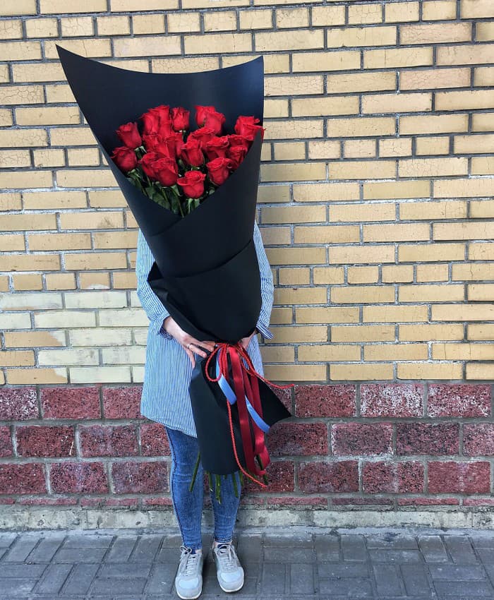 25 эквадорских роз "Black"