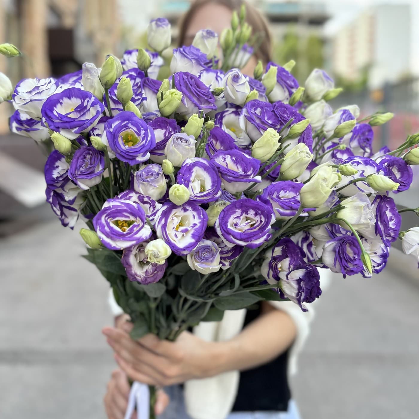 25 веток эустомы (цвет на выбор) — фото 2 — купить в Тбилиси — фото 2