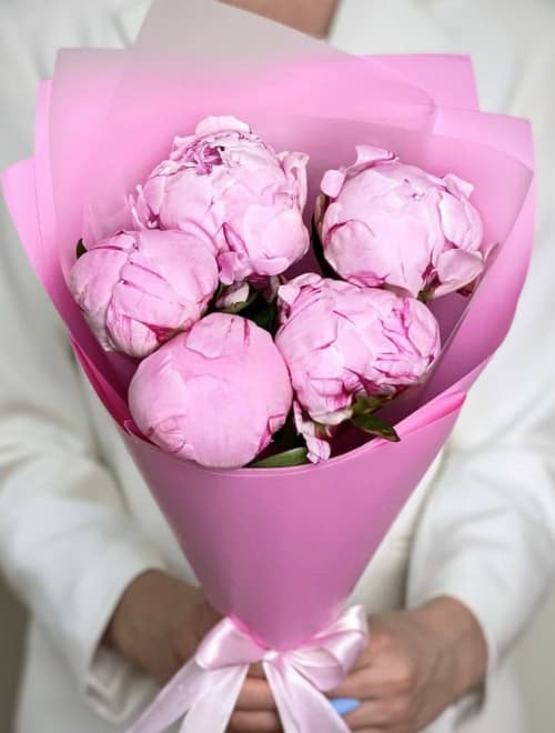 5 пионов (цвет на выбор)