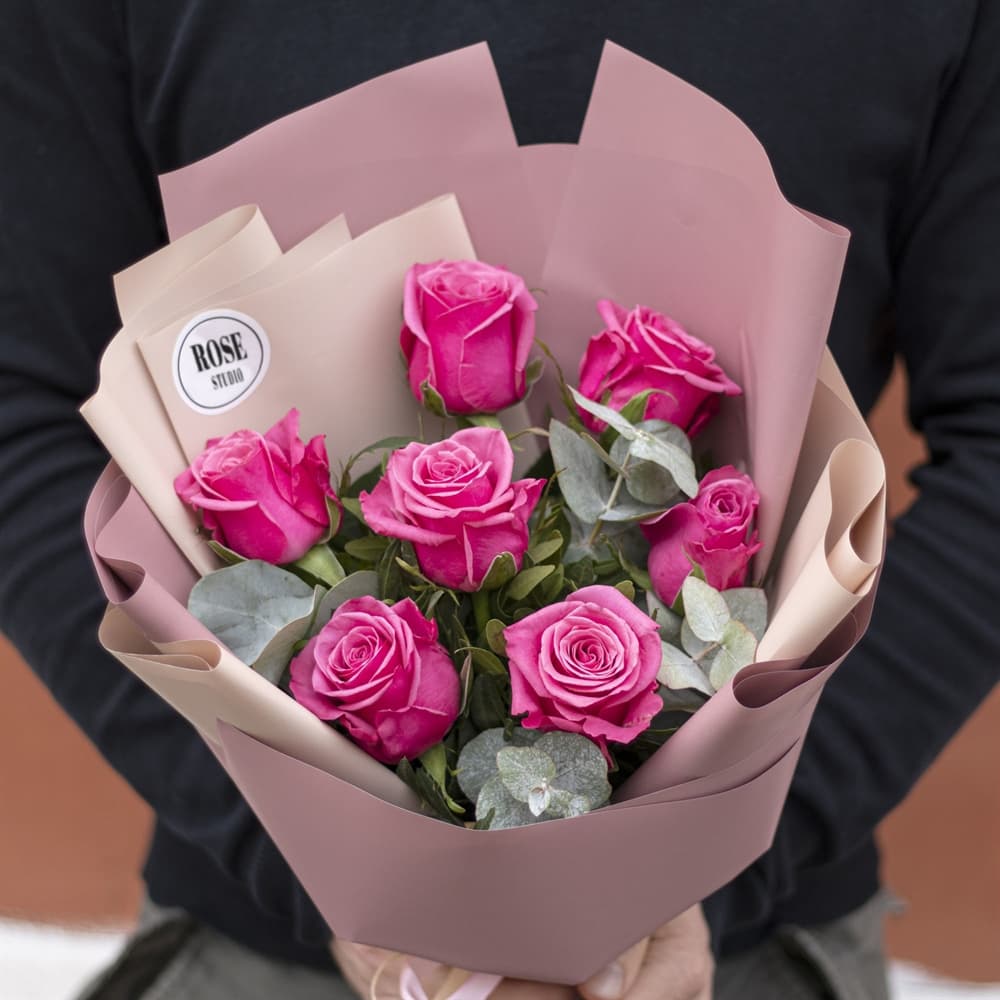 7 роз с эвкалиптом (цвет на выбор) — фото 2 — купить в Тбилиси — фото 2