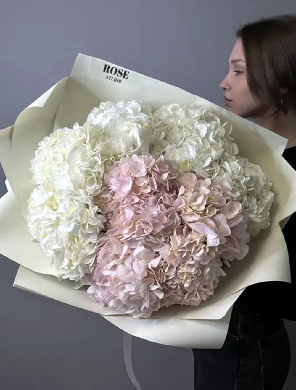 9 гортензий (цвет на выбор)