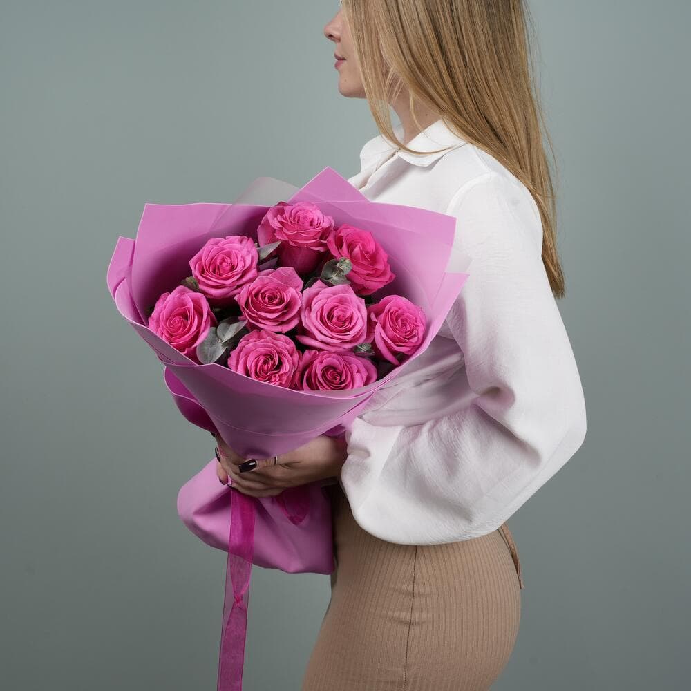 9 розовых роз