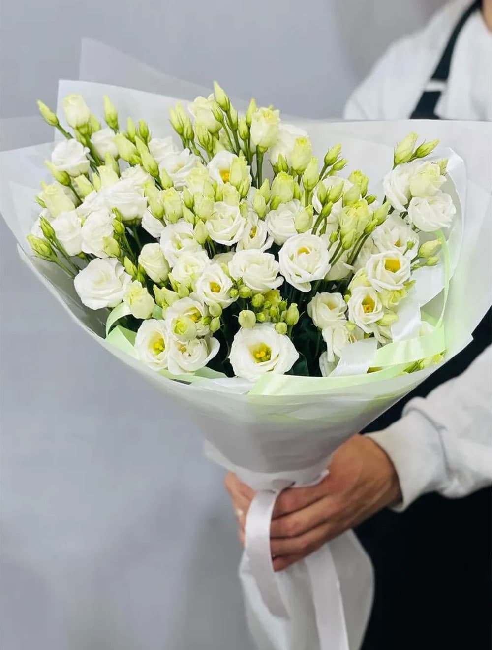 9 веток белой эустомы