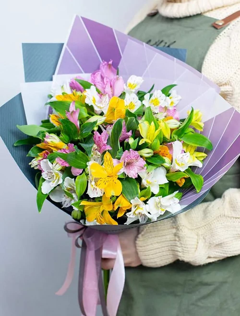 Букет из 11 альстромерий (цвет на выбор)