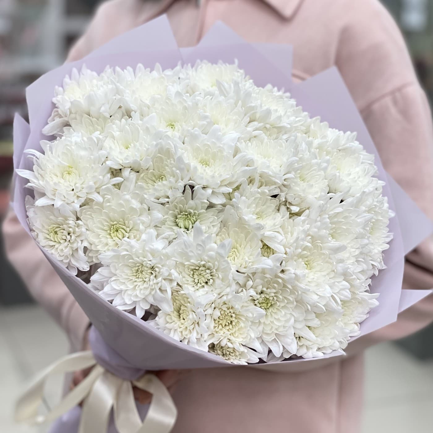 Букет из 11 кустовых белых хризантем — фото 2 — купить в Тбилиси — фото 2