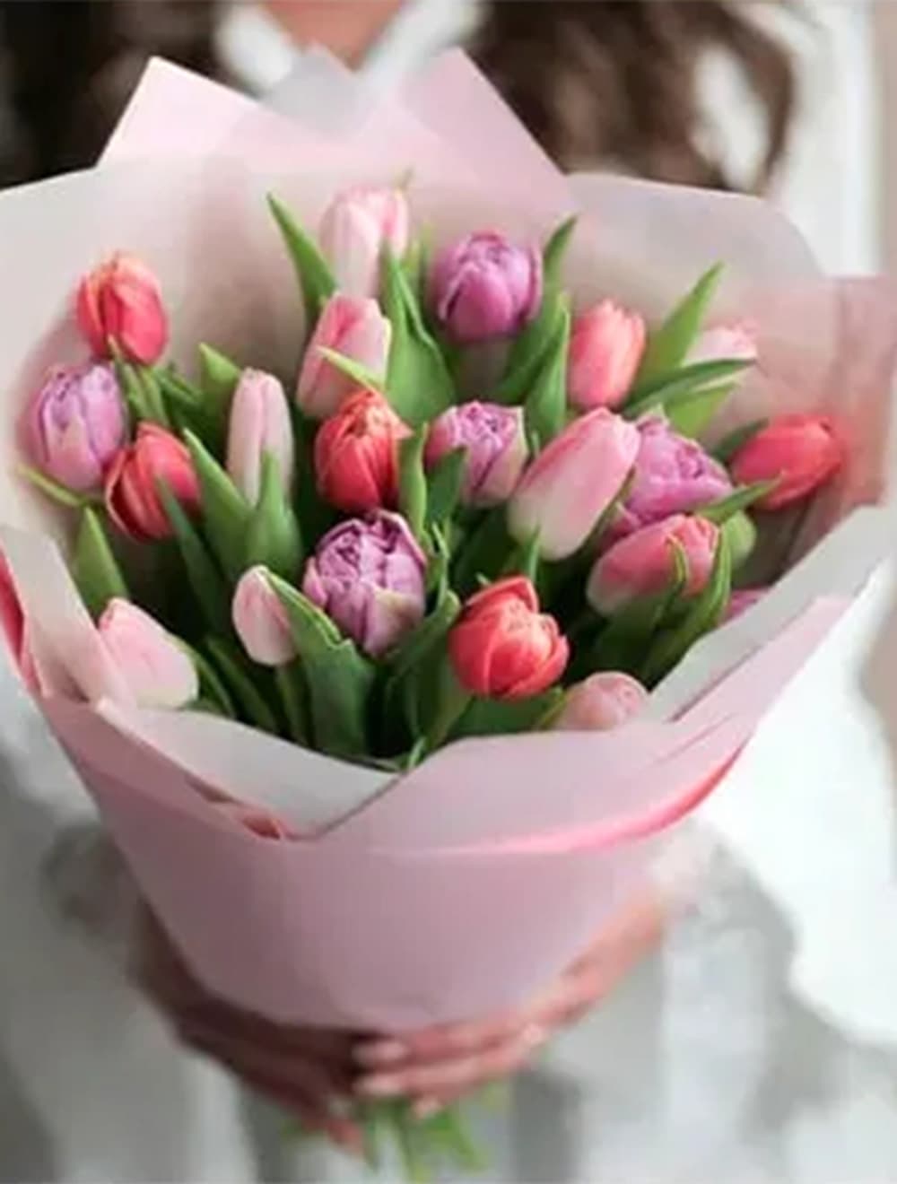 Букет из 21 тюльпана: нежный микс