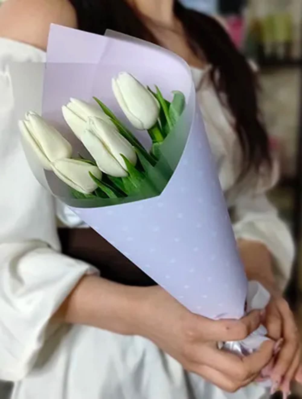 Букет из 5 белых тюльпанов