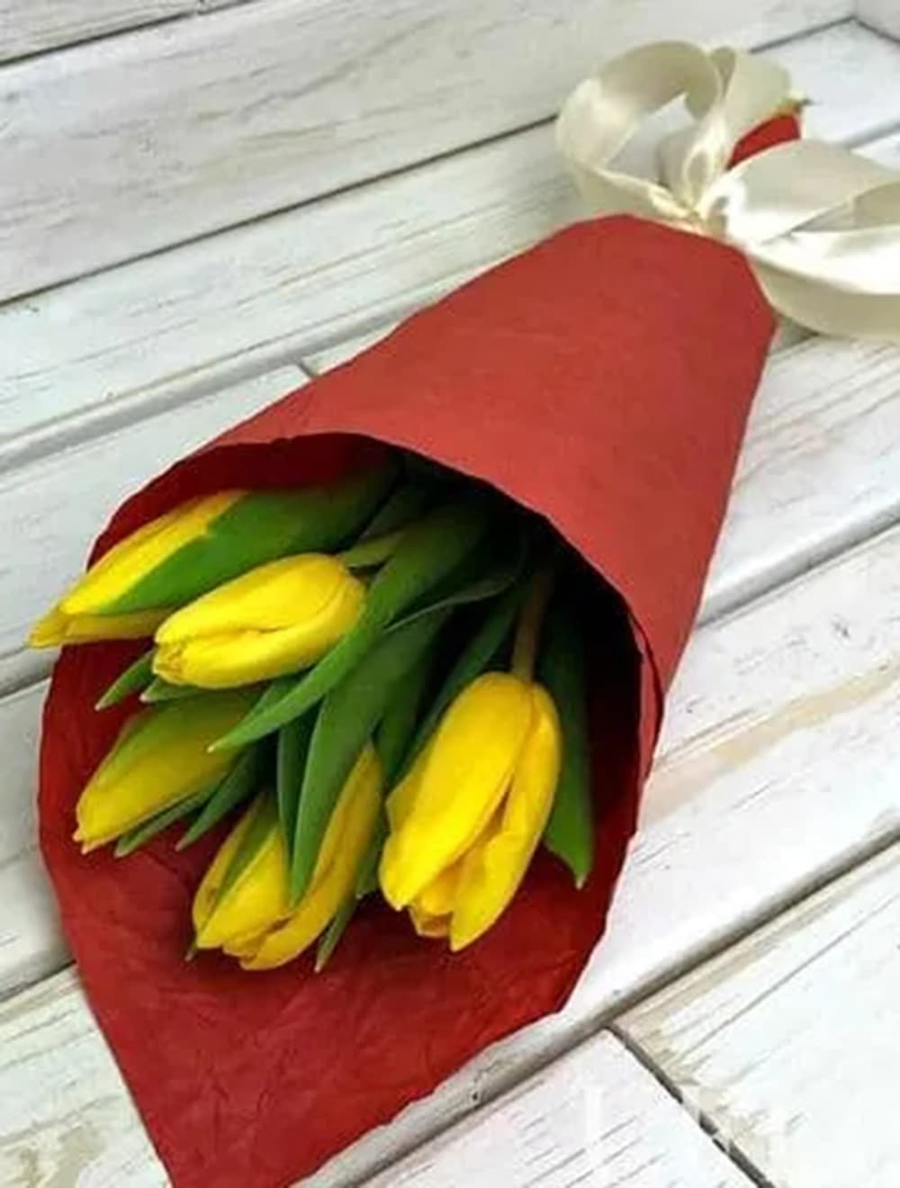 Букет из 5 тюльпанов (цвет на выбор)