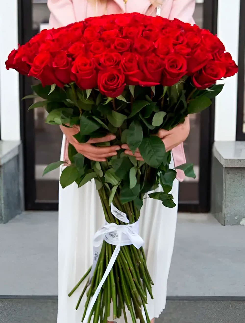 Букет из 51 высокой эквадорской розы 100см