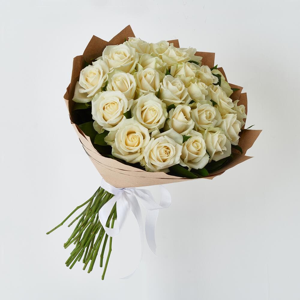 Букет "Утренняя роса" из 25 белых роз в крафте — фото 4 — купить в Тбилиси — фото 4