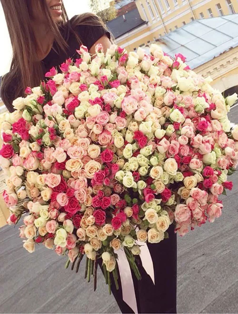 "Нежное Настроение" - Букет из 101 кустовой розы