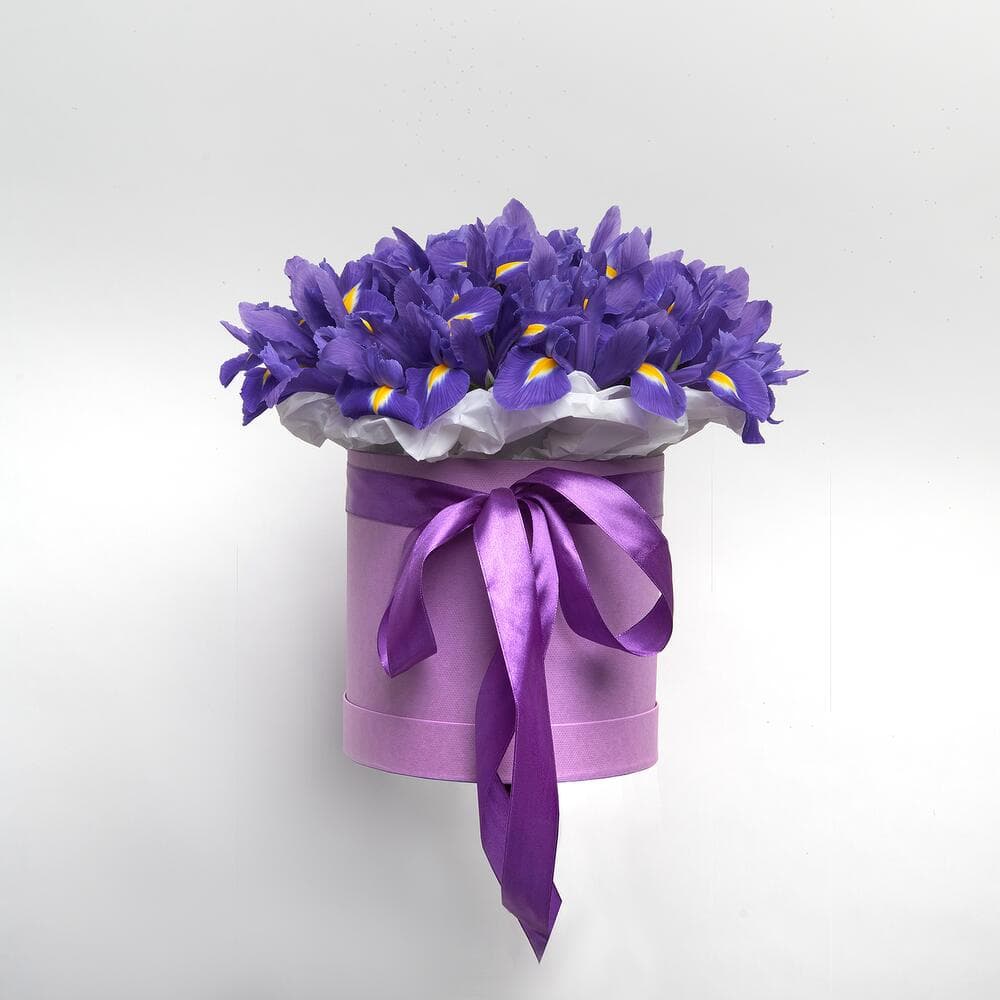 Шляпная коробка с ирисами — фото 4 — купить в Тбилиси — фото 4